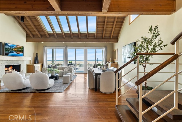 Detail Gallery Image 12 of 48 For 7008 W Oceanfront, Newport Beach,  CA 92663 - 5 Beds | 3/1 Baths