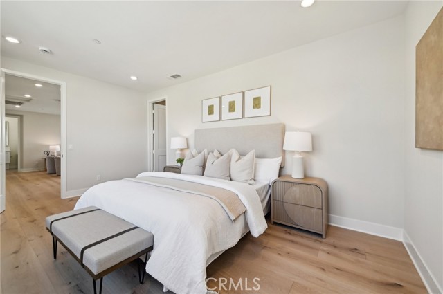 56 Chasma, Irvine CA: https://media.crmls.org/medias/d618de86-1662-4239-bca0-f55e67af2167.jpg