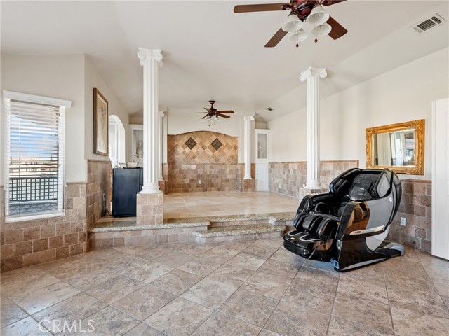 18160 Harbor Drive, Victorville CA: https://media.crmls.org/medias/d618ed2e-5cf6-4146-964e-bb59dbd24417.jpg