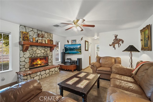 Detail Gallery Image 9 of 53 For 11709 Mint Canyon Rd, Agua Dulce,  CA 91390 - 3 Beds | 3 Baths