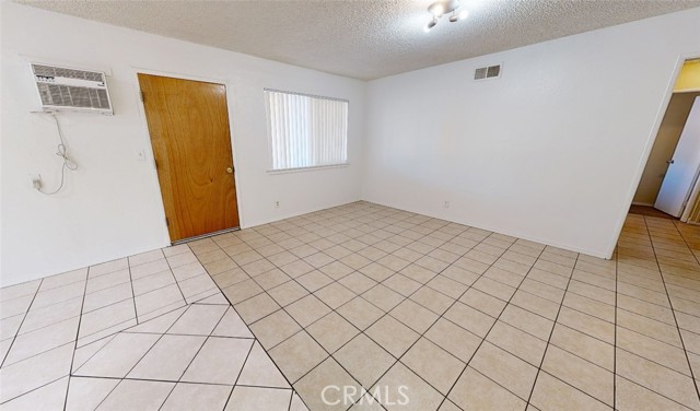 Detail Gallery Image 4 of 19 For 38539 35th St, Palmdale,  CA 93550 - 4 Beds | 2 Baths