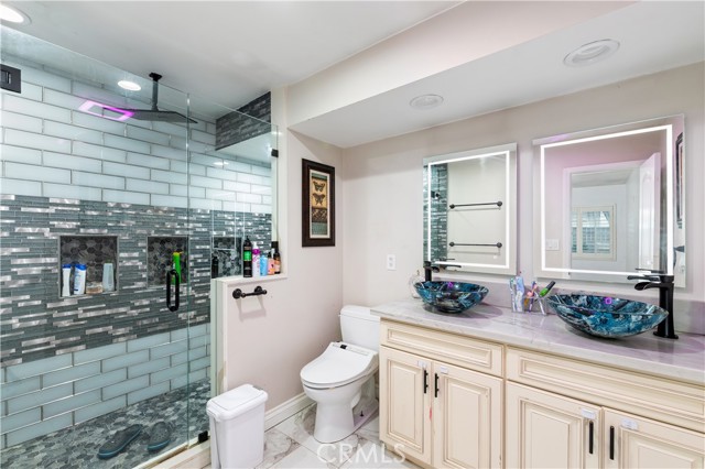 Detail Gallery Image 13 of 41 For 817 Sacramento, Spring Valley,  CA 91977 - 6 Beds | 3/1 Baths