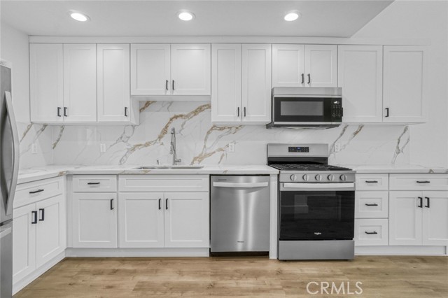 1410 Coranado Avenue, Long Beach CA: https://media.crmls.org/medias/d61bbcdc-5e79-4ce2-b5e0-6655efe88d8e.jpg