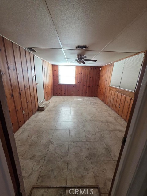 Detail Gallery Image 10 of 13 For 520 Country Club Lane, San Bernardino,  CA 92404 - 3 Beds | 1/1 Baths