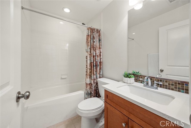 Detail Gallery Image 13 of 38 For 10886 Lotus Dr, Garden Grove,  CA 92843 - 5 Beds | 4 Baths