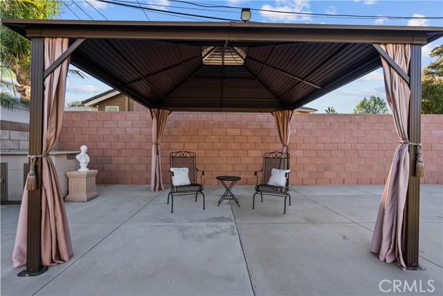 10625 Valjean Avenue, Granada Hills CA: https://media.crmls.org/medias/d61ccebc-7f34-4fc7-9a57-70dd77e90536.jpg
