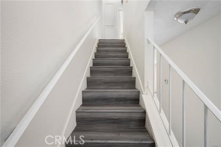 https://media.crmls.org/medias/d61d37ef-ed43-40dd-ad76-7b0309692188.jpg?preset=X-Large