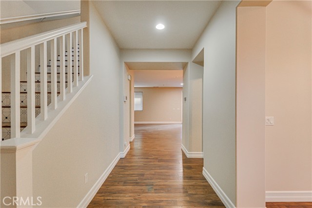 Detail Gallery Image 3 of 44 For 5005 Silvery Jewel, Bakersfield,  CA 93313 - 5 Beds | 3/1 Baths