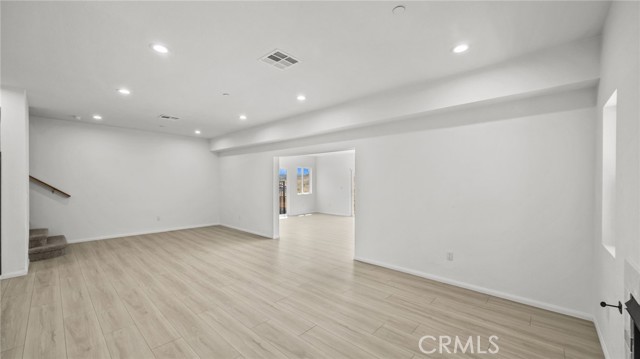 13105 Via Tuscany, Riverside CA: https://media.crmls.org/medias/d61dc19c-4eaa-4b9a-bfe6-866ace86f992.jpg