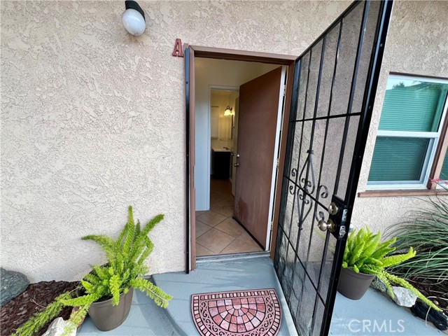 Detail Gallery Image 2 of 10 For 9217 Sunglow Ave a,  Pico Rivera,  CA 90660 - 2 Beds | 1 Baths