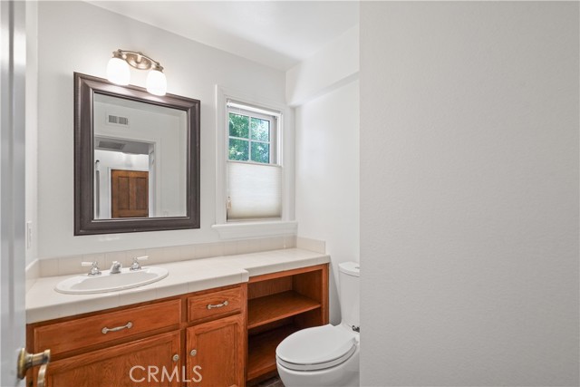 Detail Gallery Image 15 of 52 For 5194 Legacy Ct, Woodland Hills,  CA 91364 - 3 Beds | 2/1 Baths