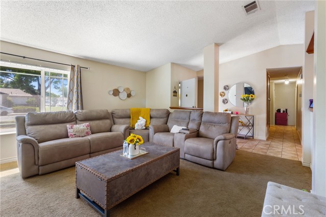 Detail Gallery Image 7 of 17 For 14594 Parkwood Ct, Moreno Valley,  CA 92553 - 3 Beds | 2 Baths