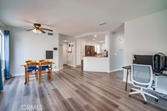 Detail Gallery Image 13 of 31 For 10025 Thornbird Ct, Moreno Valley,  CA 92557 - 5 Beds | 2/1 Baths