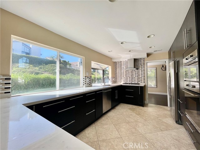 Detail Gallery Image 6 of 7 For 26351 Ambia, Mission Viejo,  CA 92692 - 4 Beds | 2/1 Baths