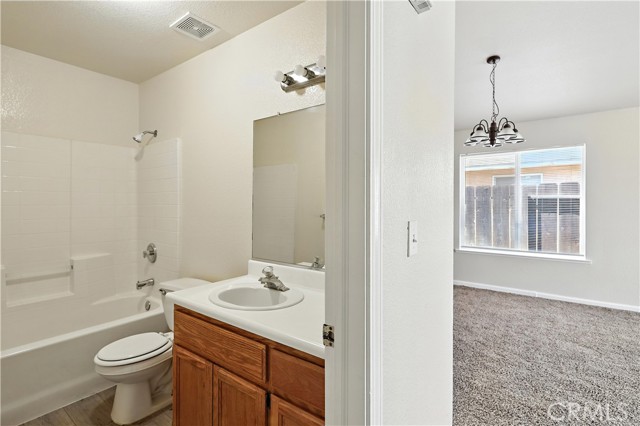 713 Vista Del Rey Drive, Atwater CA: https://media.crmls.org/medias/d621c340-2ceb-42b1-ac97-e01a61898d7c.jpg