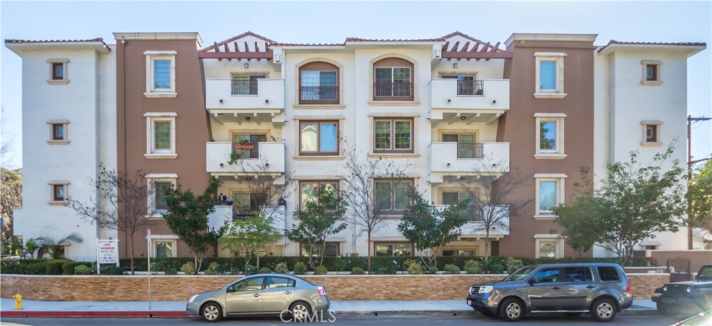 4551 Coldwater canyon Avenue #403