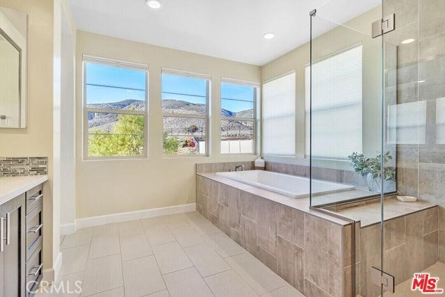 Detail Gallery Image 13 of 30 For 446 via Maggiore, Chula Vista,  CA 91914 - 5 Beds | 4/1 Baths