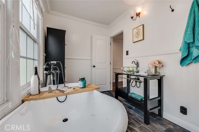 3322 Sandwood Street, Lakewood CA: https://media.crmls.org/medias/d62383c4-ffce-46b0-8e80-0dc95f7a5f95.jpg