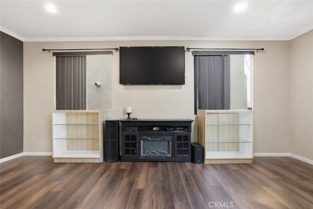 https://media.crmls.org/medias/d623b45e-74d9-4a9c-ac48-8705b43d4bdc.jpg?preset=X-Large