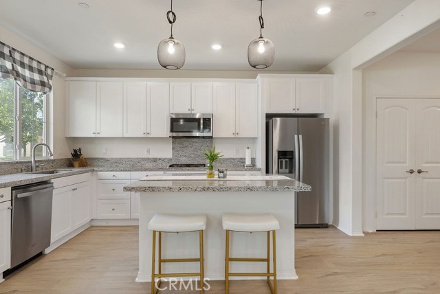 Detail Gallery Image 8 of 27 For 8692 Autumn Path St, Chino,  CA 91708 - 3 Beds | 2/1 Baths