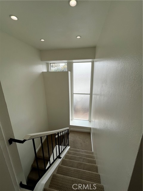 18511 Mayall Street, Northridge CA: https://media.crmls.org/medias/d623e436-143b-4662-ae90-8c5c41358799.jpg