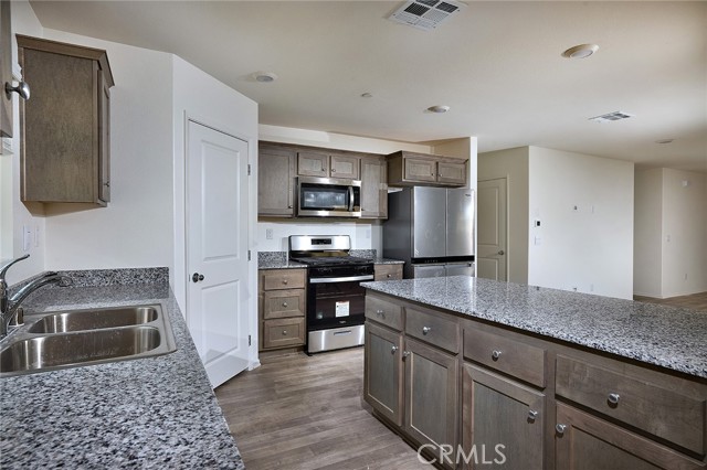 Detail Gallery Image 5 of 14 For 30739 Operetta St, Winchester,  CA 92596 - 3 Beds | 2 Baths