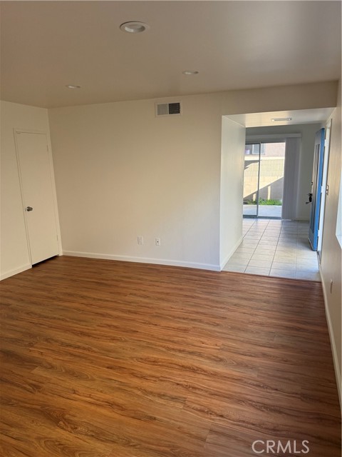 Detail Gallery Image 3 of 9 For 8624 Imperial Hwy #101,  Downey,  CA 90242 - 2 Beds | 1/1 Baths