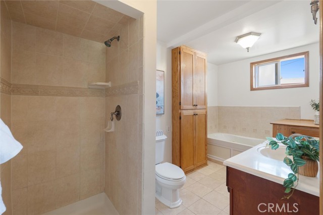 2370 Argonne Avenue, Long Beach CA: https://media.crmls.org/medias/d6250f9b-d81c-4c80-8e71-46c0c56774e1.jpg