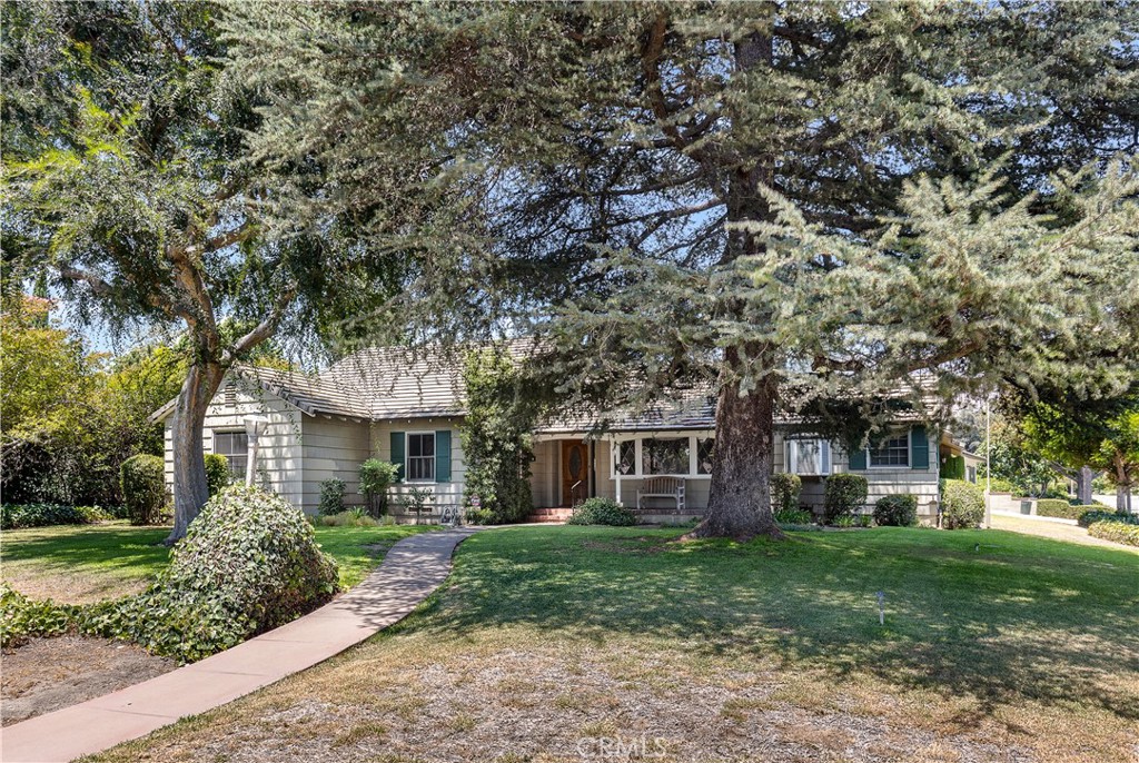 1101 Paloma Drive
