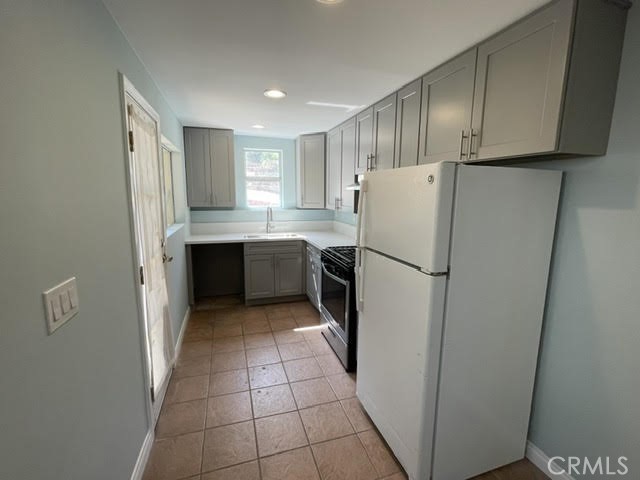 Detail Gallery Image 4 of 12 For 6818 Santa Susana Pass Rd, Simi Valley,  CA 93063 - 2 Beds | 1 Baths