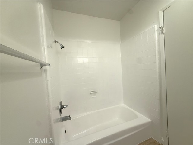 Detail Gallery Image 17 of 25 For 1974 W Glenoaks Ave #E,  Anaheim,  CA 92801 - 3 Beds | 2/1 Baths