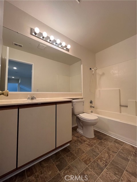 Detail Gallery Image 10 of 22 For 2362 Oak Haven, Simi Valley,  CA 93063 - 4 Beds | 2/1 Baths