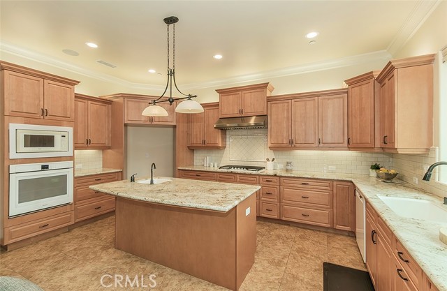 1562 N Empire Lane, Clovis CA: https://media.crmls.org/medias/d6270058-4e6b-49f4-a942-c9c06db57b3c.jpg