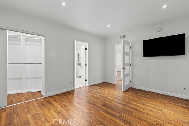 Detail Gallery Image 13 of 28 For 4506 El Abaca Pl, Tarzana,  CA 91356 - 4 Beds | 2/1 Baths