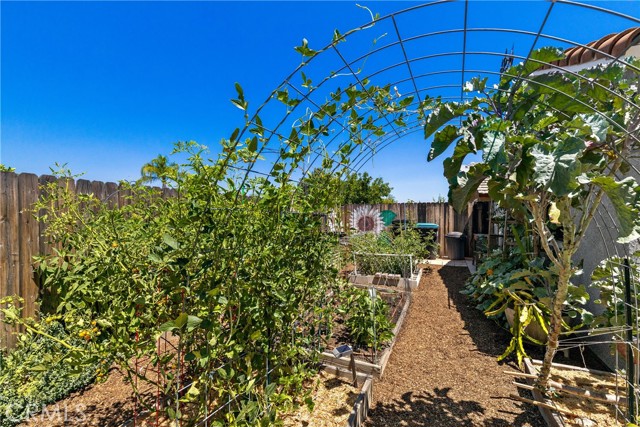 27781 Spring Meadow Court, Menifee CA: https://media.crmls.org/medias/d62763d2-1ae2-4342-afeb-321290986a76.jpg