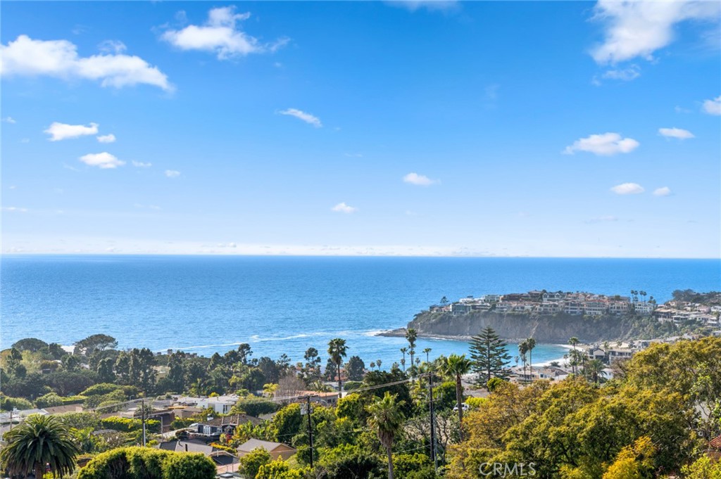 https://media.crmls.org/medias/d6277278-6e52-42fa-b8ac-6c2223929dd5.jpg?preset=X-Large