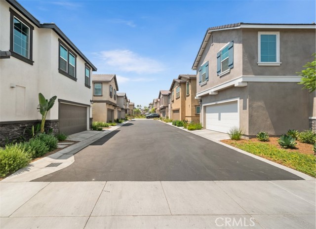 Detail Gallery Image 49 of 50 For 2502 Gunner Ridge Way, Rialto,  CA 92377 - 3 Beds | 2/1 Baths