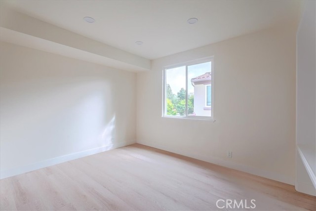 Detail Gallery Image 33 of 55 For 21016 Mendenhall Ct, Topanga,  CA 90290 - 5 Beds | 4/1 Baths