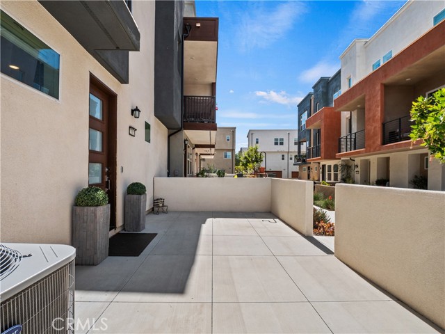 Detail Gallery Image 4 of 43 For 27013 Hummingbird Ln, Valencia,  CA 91381 - 3 Beds | 3 Baths