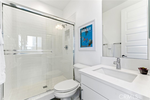 Detail Gallery Image 5 of 35 For 70 Ebb Tide, Newport Beach,  CA 92663 - 3 Beds | 3/1 Baths