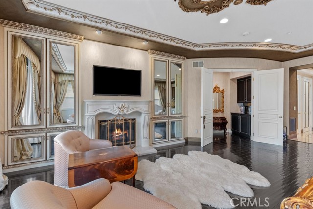 3724 Winford Drive, Tarzana CA: https://media.crmls.org/medias/d6286196-3bb1-4811-b303-7ff9d3df6fba.jpg