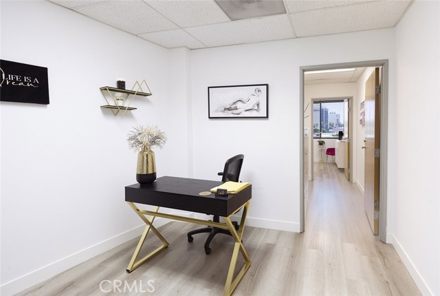 4419 Van Nuys Boulevard, Sherman Oaks CA: https://media.crmls.org/medias/d628e77a-7d45-40ba-b968-807017c03e4a.jpg