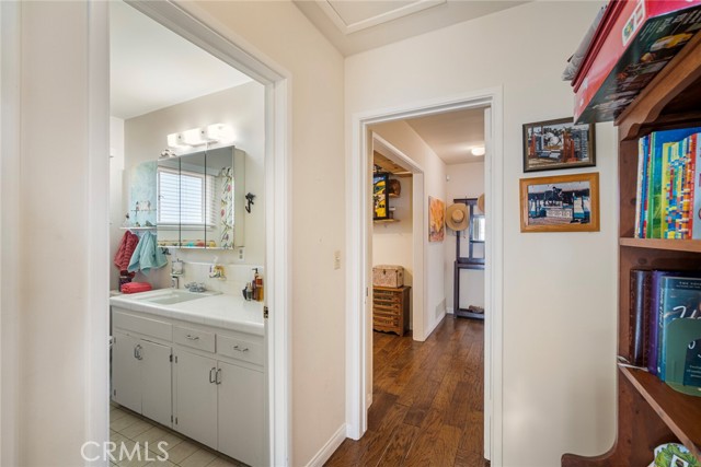 30802 Marilyn Drive, Laguna Beach CA: https://media.crmls.org/medias/d6290642-0557-4578-b15a-e5e6983ca3b9.jpg