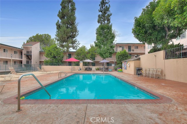 Detail Gallery Image 14 of 21 For 2940 N Verdugo Rd #409,  Glendale,  CA 91208 - 2 Beds | 2 Baths