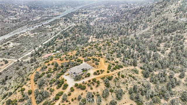 4 Oak Springs Valley Dr, Pinon Hills, CA 92372