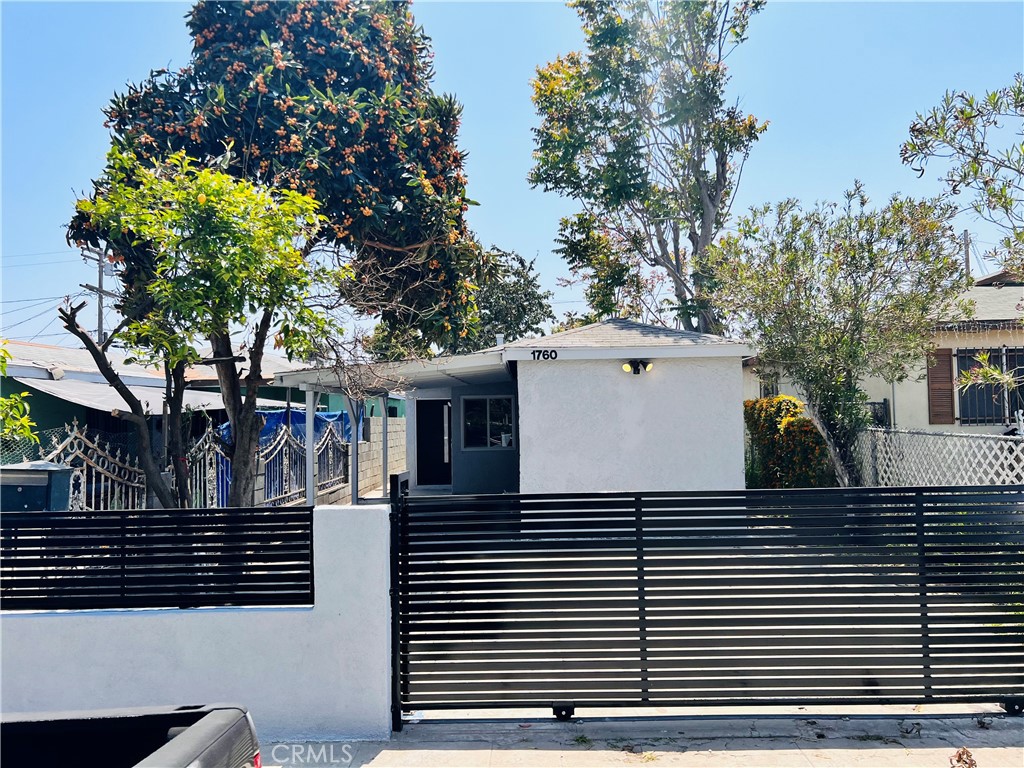 1760 E 105th Street, Los Angeles, CA 90002