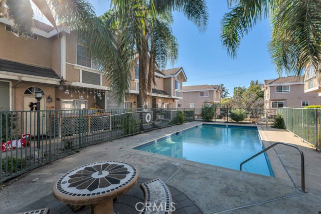 Detail Gallery Image 31 of 37 For 8958 Burnet Ave #E6,  North Hills,  CA 91343 - 3 Beds | 2/1 Baths