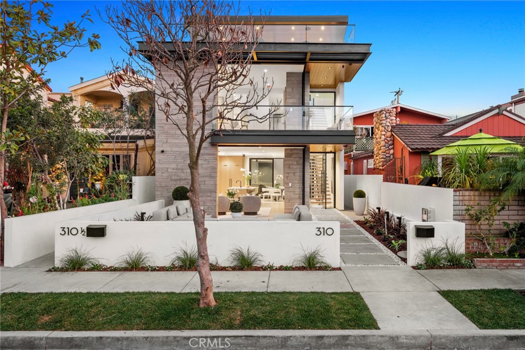 310 Heliotrope Avenue