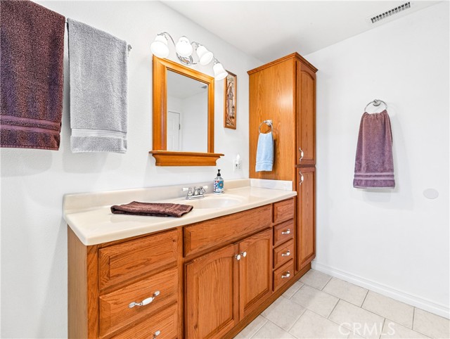 6051 Camphor Avenue, Westminster CA: https://media.crmls.org/medias/d62b66cb-f6ef-45ef-9327-2cde9683ea9d.jpg