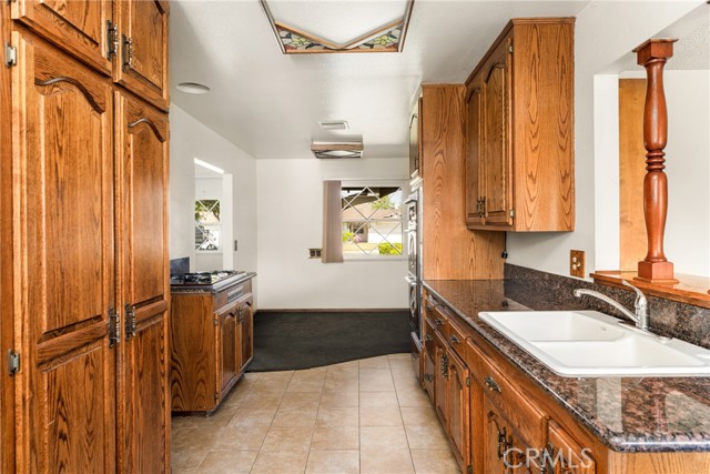 Image 15 of 32 For 625 Valley Street